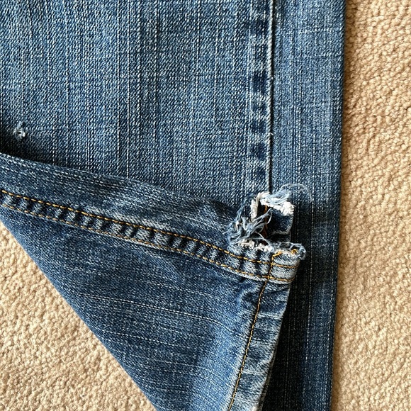 Men’s Levi’s Reg. 505 distressed jeans, sz. 33x34! Perfect for casual or dressy! - Picture 6 of 7